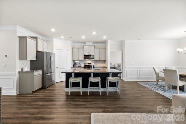 48 Thornberry Road, Hendersonville, NC 28792
