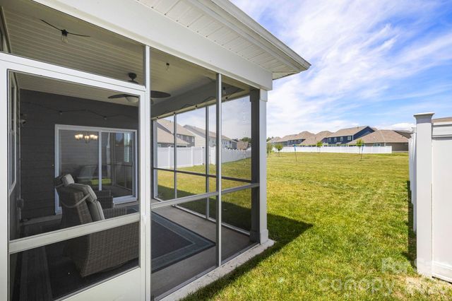 48 Thornberry Road, Hendersonville, NC 28792