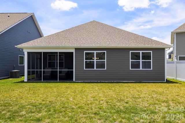 48 Thornberry Road, Hendersonville, NC 28792