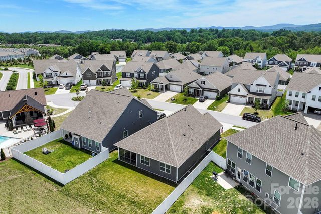 48 Thornberry Road, Hendersonville, NC 28792