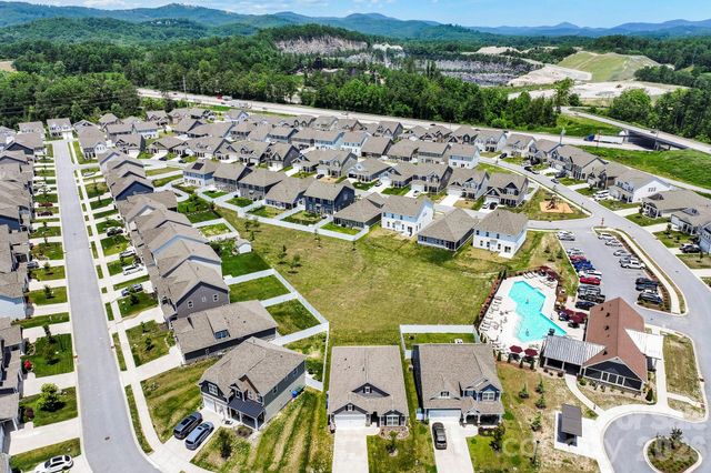 48 Thornberry Road, Hendersonville, NC 28792