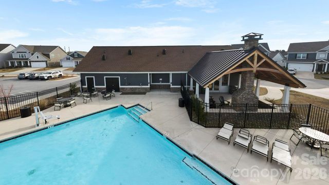48 Thornberry Road, Hendersonville, NC 28792