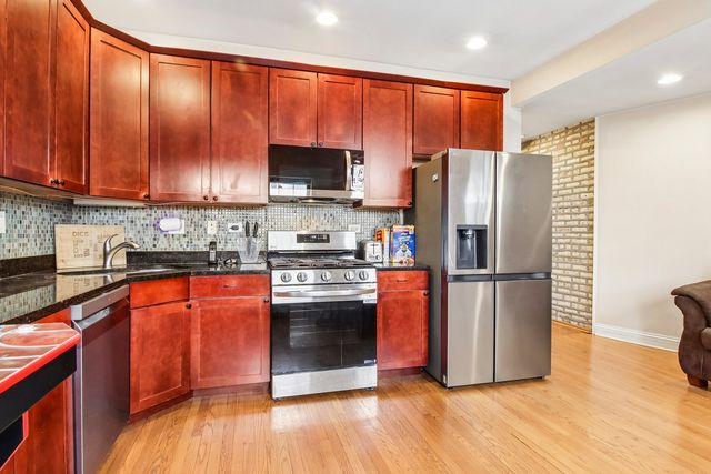 1623 W North Shore Avenue 3, Chicago, IL 60626