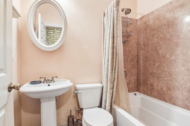 1623 W North Shore Avenue 3, Chicago, IL 60626