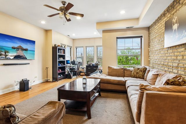 1623 W North Shore Avenue 3, Chicago, IL 60626
