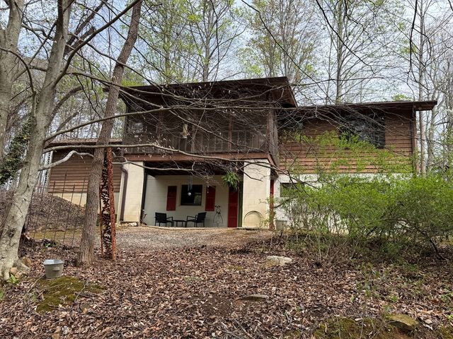 487 Wikle Road, Hayesville, NC 28904