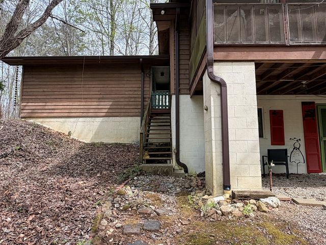 487 Wikle Road, Hayesville, NC 28904