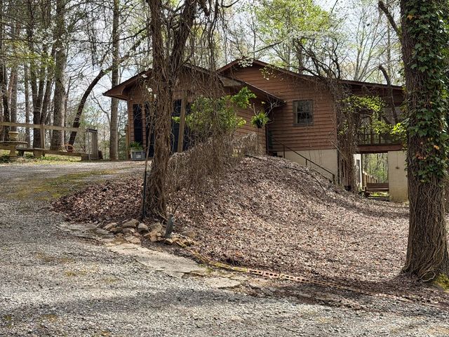 487 Wikle Road, Hayesville, NC 28904