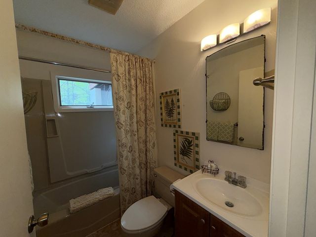 487 Wikle Road, Hayesville, NC 28904