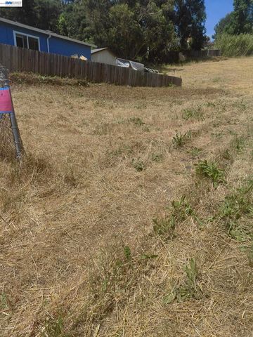 4060 Lambert Rd, El Sobrante, CA 94803