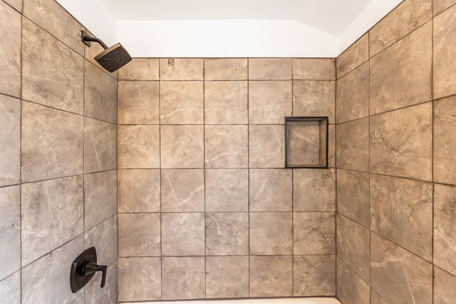 6519 S Oakley Avenue, Chicago, IL 60636