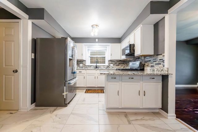 6519 S Oakley Avenue, Chicago, IL 60636