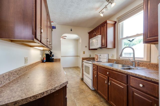 18 Sunset Drive 18 Sunset Drive, Medway, OH 45341