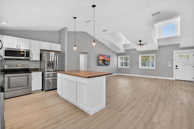 3 SERENADE PLACE, Palm Coast, FL 32164