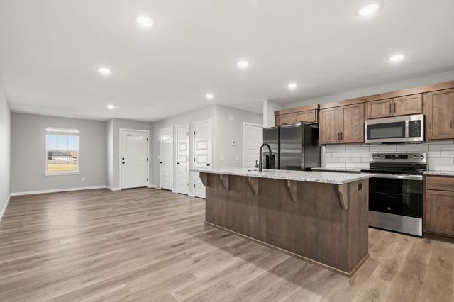 829 S Parkside Circle, Nixa, MO 65714