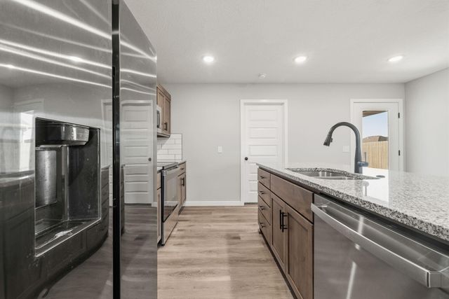 829 S Parkside Circle, Nixa, MO 65714