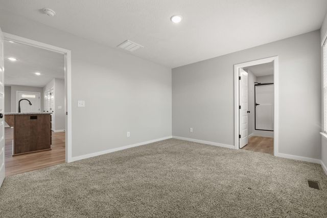 829 S Parkside Circle, Nixa, MO 65714