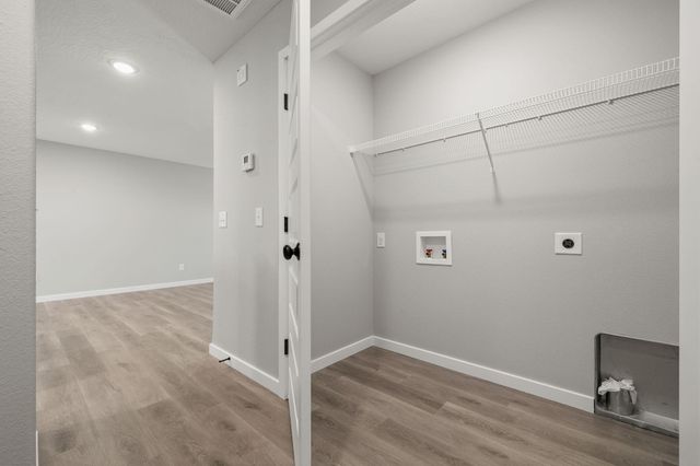 829 S Parkside Circle, Nixa, MO 65714