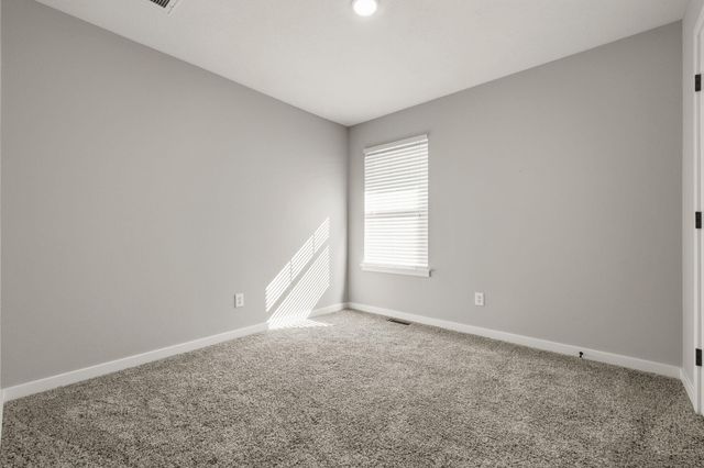 829 S Parkside Circle, Nixa, MO 65714