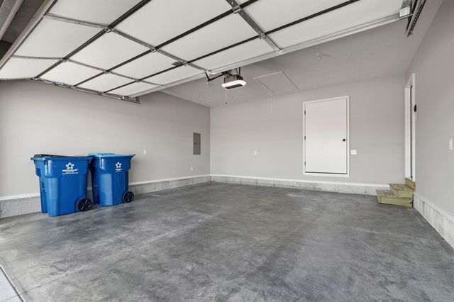 829 S Parkside Circle, Nixa, MO 65714