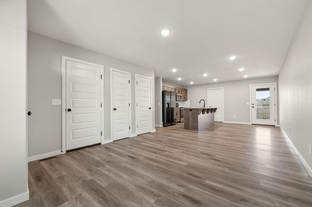 829 S Parkside Circle, Nixa, MO 65714