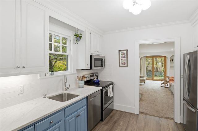 11 Golf Avenue, Pittsford, NY 14534