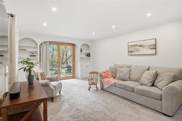 11 Golf Avenue, Pittsford, NY 14534