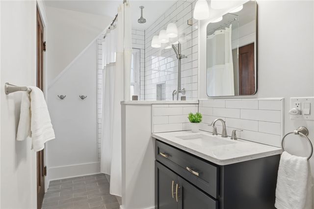 11 Golf Avenue, Pittsford, NY 14534