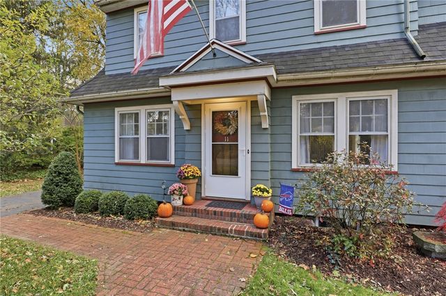 11 Golf Avenue, Pittsford, NY 14534