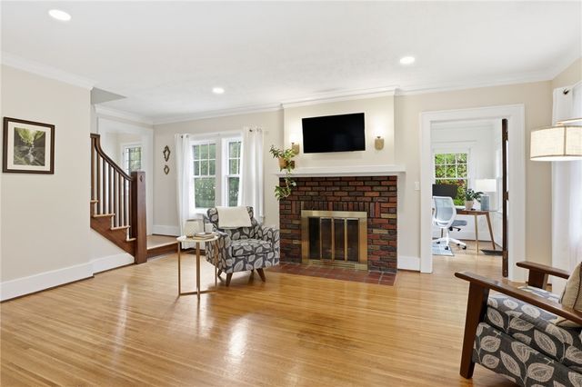 11 Golf Avenue, Pittsford, NY 14534