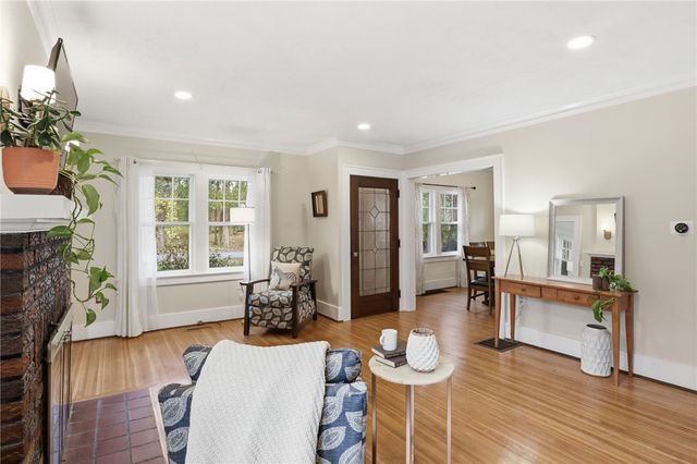 11 Golf Avenue, Pittsford, NY 14534