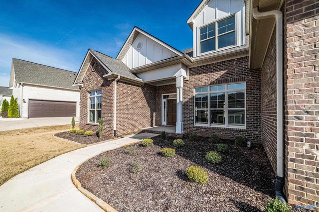 9117 Wagon Pass Way, Owens Cross Roads, AL 35763