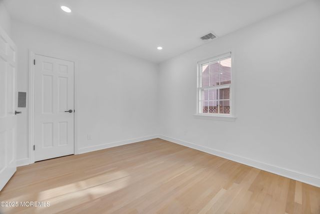 72 Kempson Place, Metuchen, NJ 08840