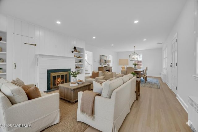 72 Kempson Place, Metuchen, NJ 08840