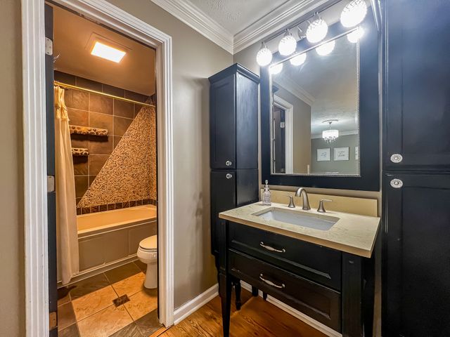 1751 Old Hillsboro Rd, Franklin, TN 37069