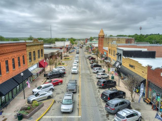 316 N L Street, Eufaula, OK 74432