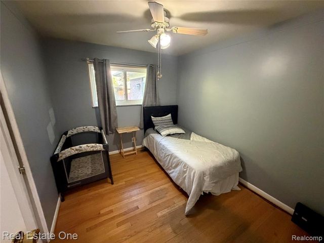 7423 17 Mile Road, Sterling Heights, MI 48313