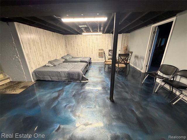 7423 17 Mile Road, Sterling Heights, MI 48313