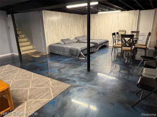 7423 17 Mile Road, Sterling Heights, MI 48313