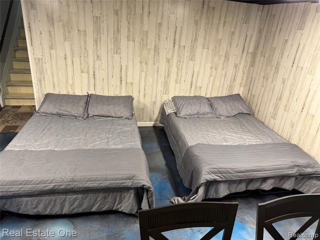 7423 17 Mile Road, Sterling Heights, MI 48313