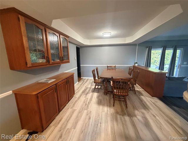7423 17 Mile Road, Sterling Heights, MI 48313