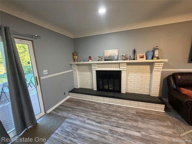 7423 17 Mile Road, Sterling Heights, MI 48313