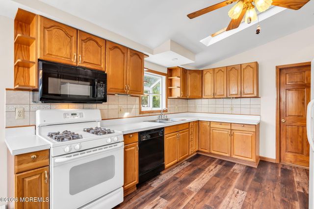 63 Broadway, Keyport, NJ 07735