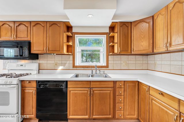 63 Broadway, Keyport, NJ 07735