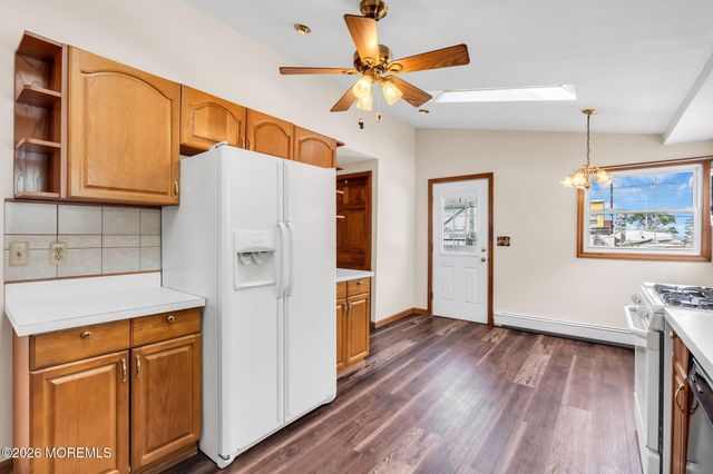 63 Broadway, Keyport, NJ 07735