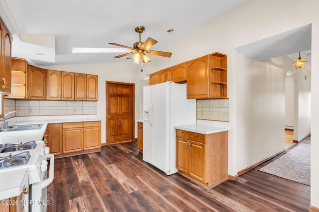 63 Broadway, Keyport, NJ 07735