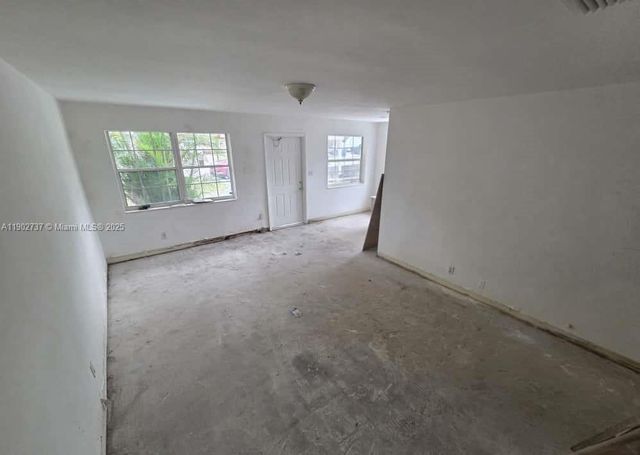 411 NE 57th Ct, Oakland Park, FL 33334