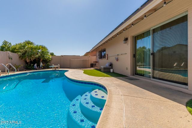 3529 W SAINT MORITZ Lane, Phoenix, AZ 85053