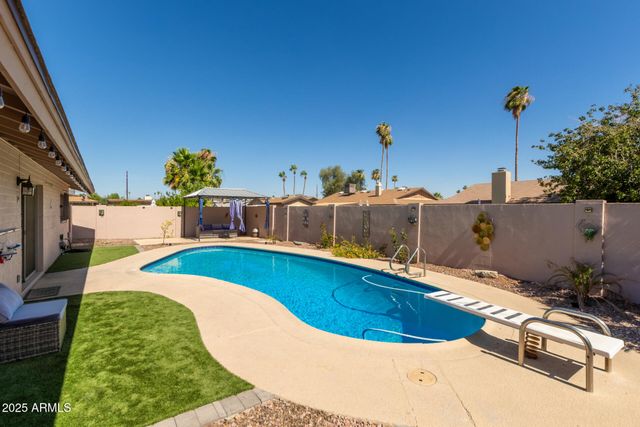 3529 W SAINT MORITZ Lane, Phoenix, AZ 85053