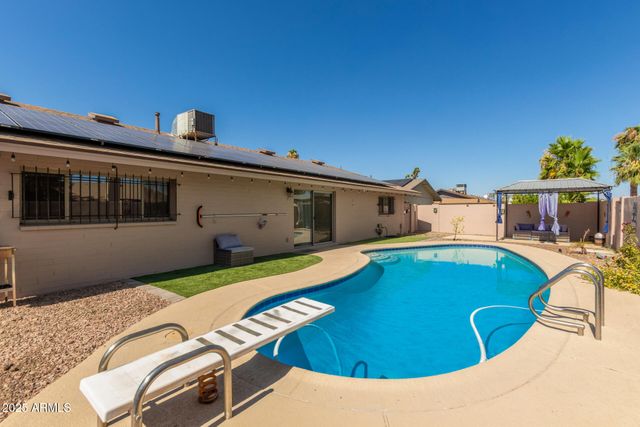 3529 W SAINT MORITZ Lane, Phoenix, AZ 85053